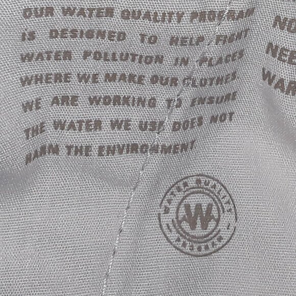 Khakis by Gap ladies size 00,boyfriend rollup light 100% cotton shorts - Picture 6 of 6